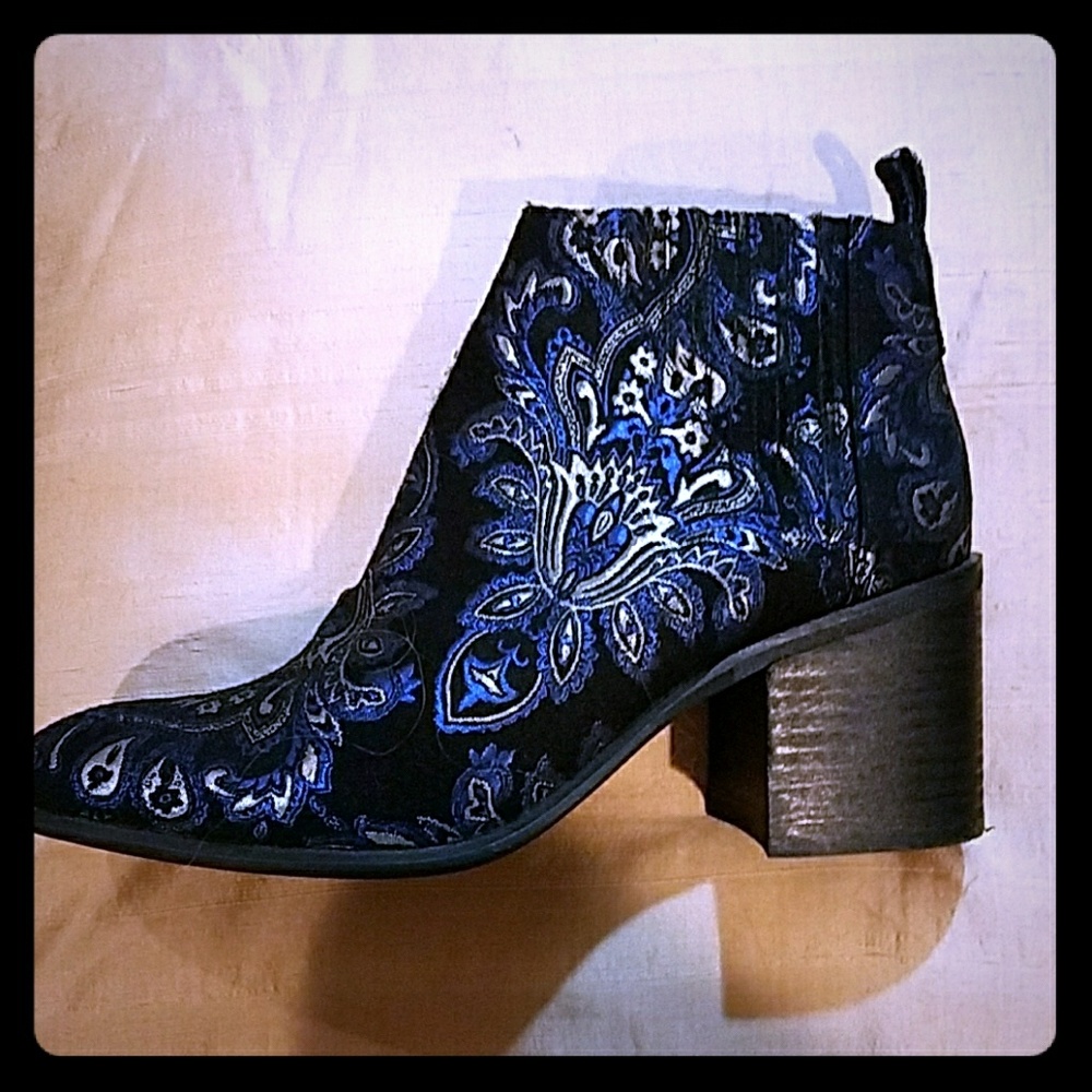 Jeffrey Campbell